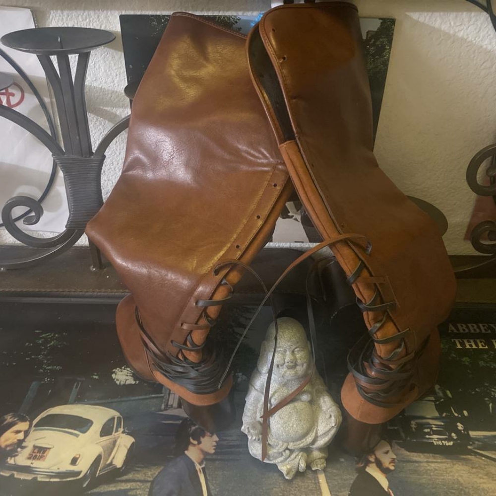 Boots - Picture 6 of 10